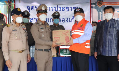ผู้ว่าราชการจังหวัดสมุทรปราการ ตรวจเยี่ยมจุดตรวจและจุดบริการ การป้องกันและลดอุบัติเหตุทางถนนช่วงเทศกาลสงกรานต์ พ.ศ. 2565