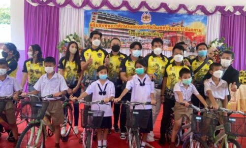 บิณฑ์-เอกพันธ์ ทำบุญแซยิดวันเกิดครบ 60 ปี
