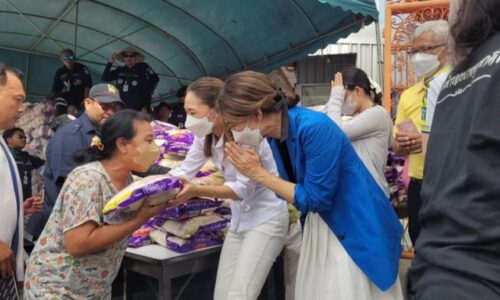 มูลนิธิร่วมกุศล สมุทรปราการ จัดงานประเพณีทิ้งกระจาด ประจำปี 2566 ณ บริเวณหน้าวิหารศาลองค์หลวงปู่ไต้ฮงกง