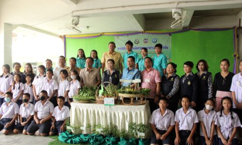 สำนักงานส่งเสริมการปกครองท้องถิ่นจังหวัดสมุทรปราการ จัดกิจกรรมการสร้างความมั่นคงทางอาหารอย่างยั่งยืน โดยกำหนดพื้นที่นำร่อง และมอบพันธุ์ไก่ไข่ให้องค์กรปกครองส่วนท้องถิ่นตามนโยบายของกระทรวงมหาดไทย