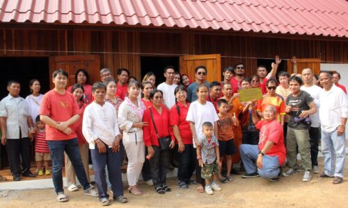คณะศิษยานุศิษย์องค์ปู่ท้าวเวสสุวรรณ ร่วมงานบุญทอดผ้าป่าสามัคคี ถวายแด่สำนักสงฆ์วัดนางาม อำเภอแจ้ห่ม จังหวัดลำปาง
