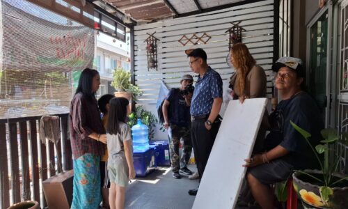 ข่าวบันเทิงเริงใจBy ธัช พระสมุทร ตะลุยกองถ่ายหนังสั้น คุณธรรม ในโครงการปั้นดินให้เป็นดาว